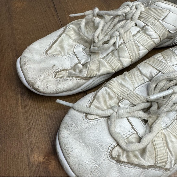 Used Nfinity Evolution Cheer Shoes Size 7.5 - Picture 2 of 8